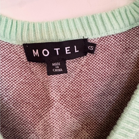 Motel Rocks Green and Brown Argyle V-Neck Sweater Vest XS - Picture 2 of 4